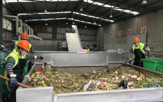 餐廚垃圾處理除臭就選微菌環(huán)境除臭劑，環(huán)境友好！